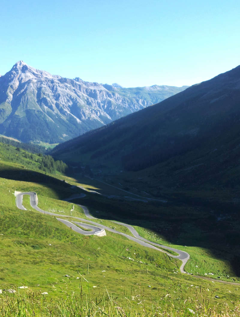 3 jours, 6 pays, 14 frontières et 1600km entre cols et lacs des Alpes 20160842