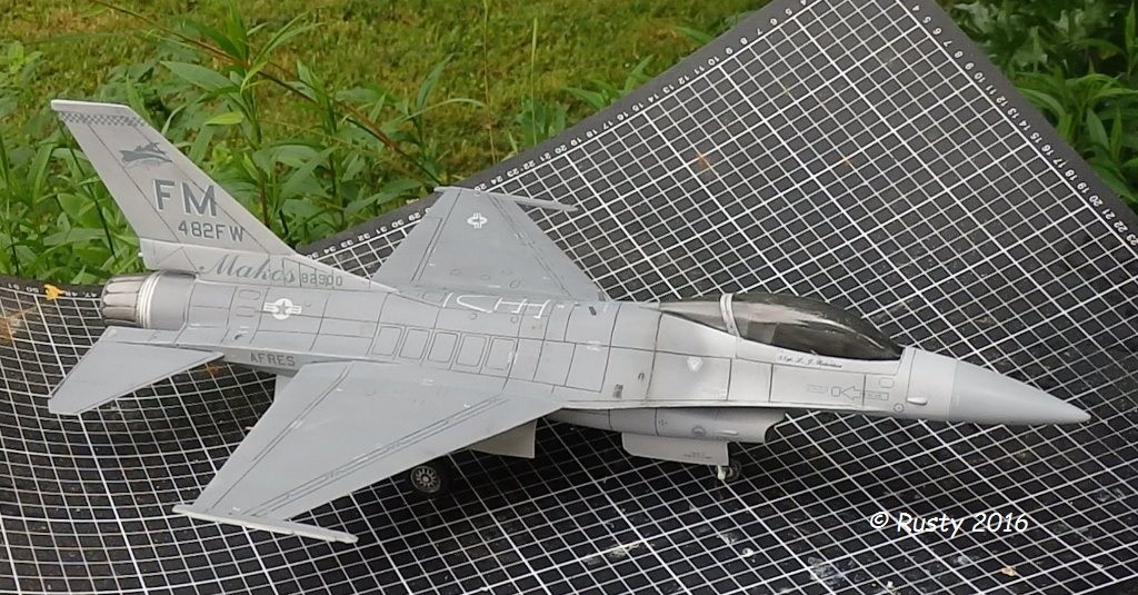 General Dynamics F-16A Fighting Falcon [REVELL 1/32] - Page 2 P6123220