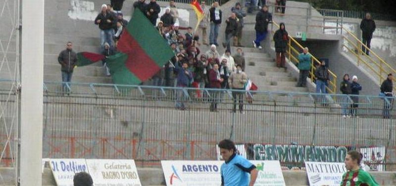 Stagione Ultras 2005/06 - Pagina 2 Akraga10