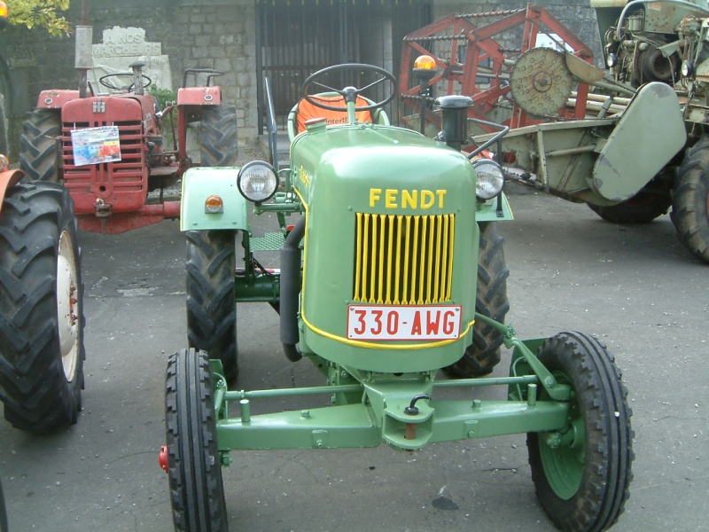 Rassemblement vieux tracteurs à Biesmerée/Belgique. Biesme12