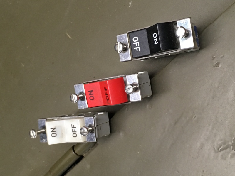 vd 3 interrupteurs de MCR Img_2210