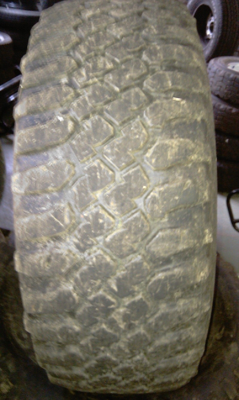 problème de pneus..... :( Imag0111