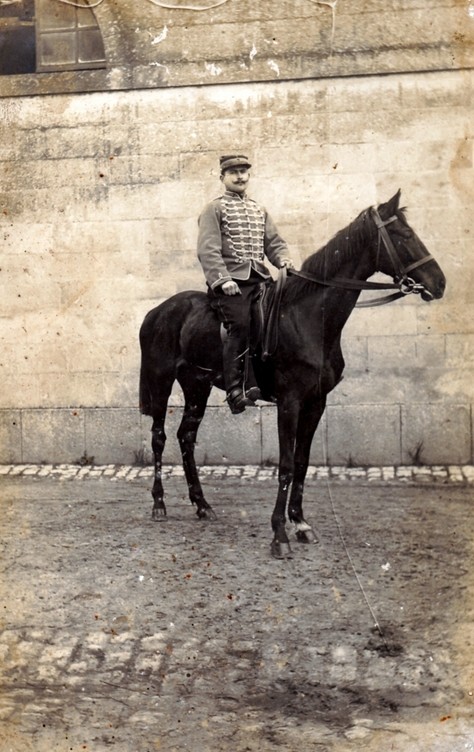 Les uniformes portés par les hussards (Troupe et officier)  426