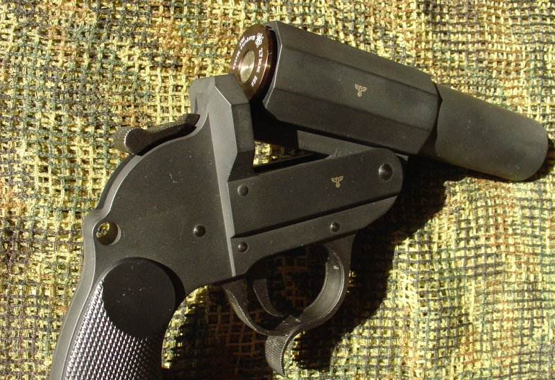 CAW Kampfpistole, ABS version 35-loa10