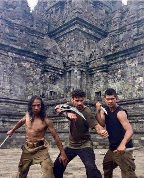 Iko Uwais et Frank Grillo dans "Beyond skyline" Beyond11