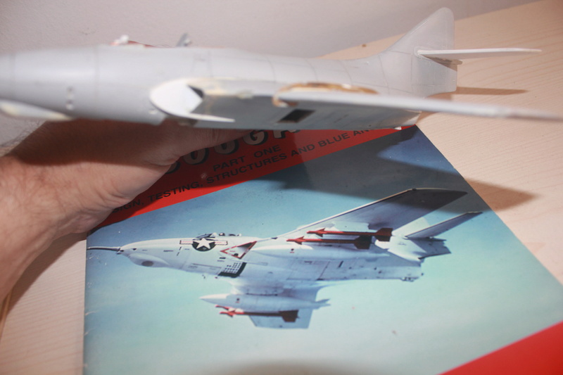 1/48 F9F8 COUGAR ( FM + scratch ) - Page 2 Img_1536