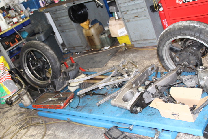 Restauration ZXR750R - Page 2 Img_0813