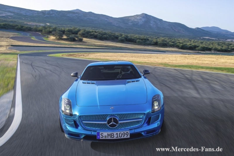 [Videos] SLS AMG E-Cell & SLS AMG Coupé Electric Drive - Page 2 016-sl10