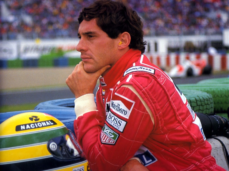 [Pilote] Lewis Hamilton, Digne successeur de Senna ?  Ayrton10