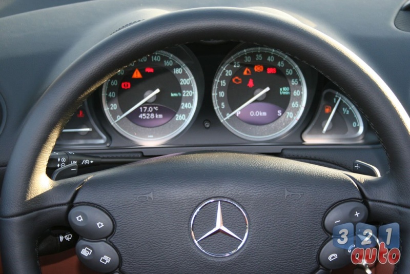 [Essai & Vidéo] La Mercedes SL 500 (R230 phase I)   Img_0314