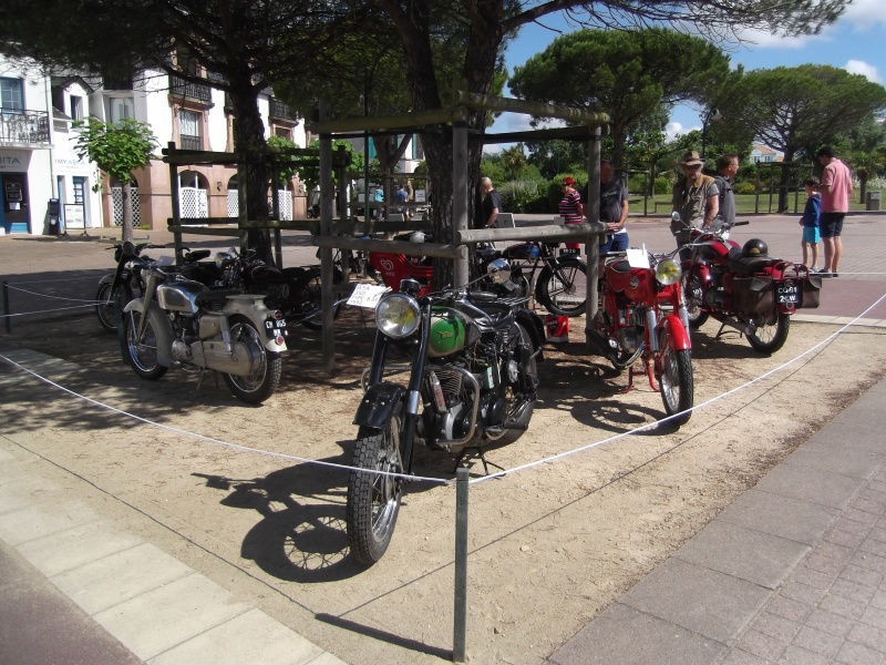 exposition de cyclos et motos anciennes le 26 juin Bourge10