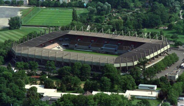 Stade de la Meinau - Page 11 Le-sta10