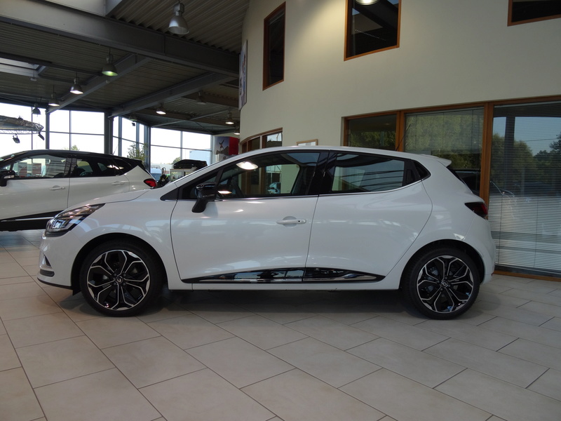 2016 - [Renault] Clio IV restylée - Page 34 Dsc04117