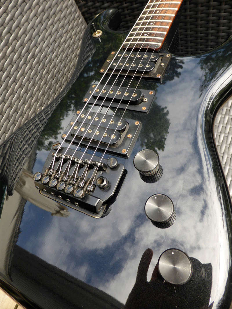 Gone...Spectrum LX '85 metallic black £250 Lx310
