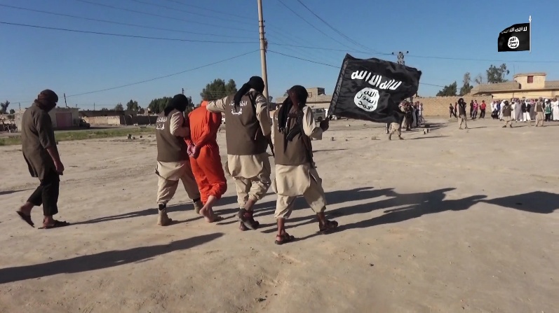 فيديو : الدولة الإسلامية في العراق والشام إعدام سحرة +18 210