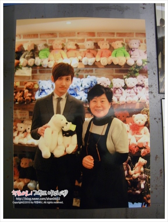 Max changmin (Paradise Ranch filmando en el Museo de Oso) 174