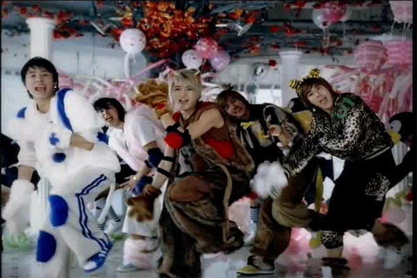 ¿cual es el mejor videoclip de TVXQ en el que aparecen con el mejor peinado y ropa? Balloo11