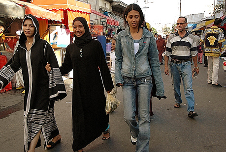 13 % من المغربيات لا يتمتعن بحرية اللباس 10120110