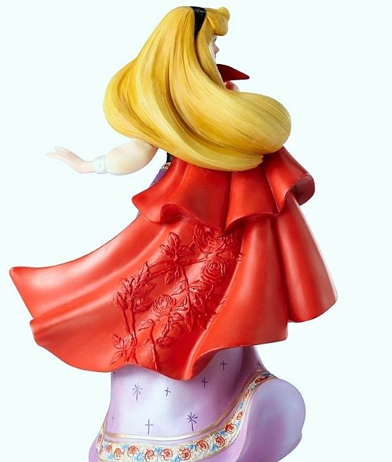 Disney Haute Couture - Enesco (depuis 2013) - Page 21 13465910