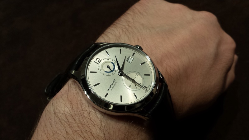 Cherche la 6ème ... Une montre sport chic cadran clair 20151010