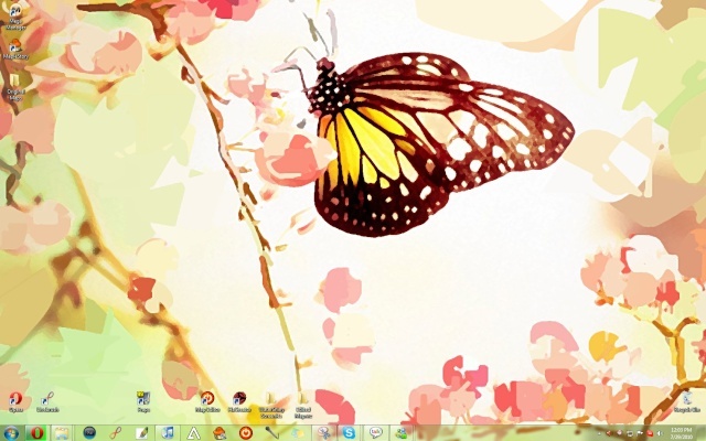 Take a picture of your sexy desktops and post them heree<3 do it or i'll eat you My_des10