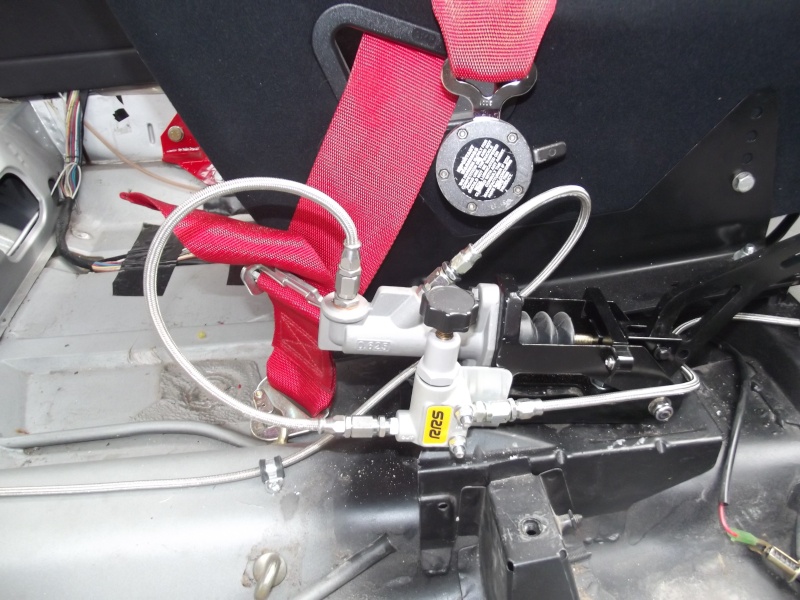 montage frein a main hydraulique avec répartiteur  Dscf5639