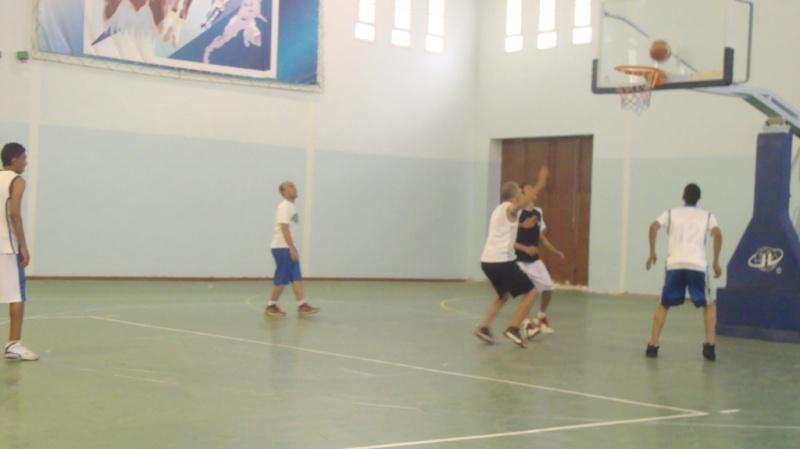 بعض الصور الخاصة بالتربص الجهوي الثاني لتكوين مدربي كرة السلة بولا ية غارداية -جوان 2010 Dsc01615