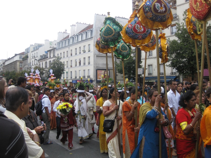 Fête de Ganesh à Paris le dimanche 29 août 2010 - Page 2 Img_3314