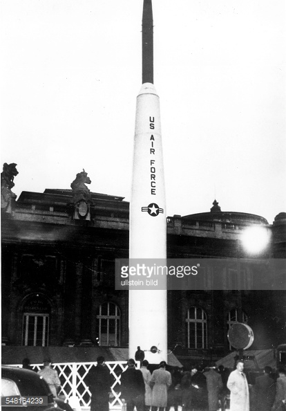 La fusée Thor-Able (Pionnier 1) à Paris en 1958 54816410