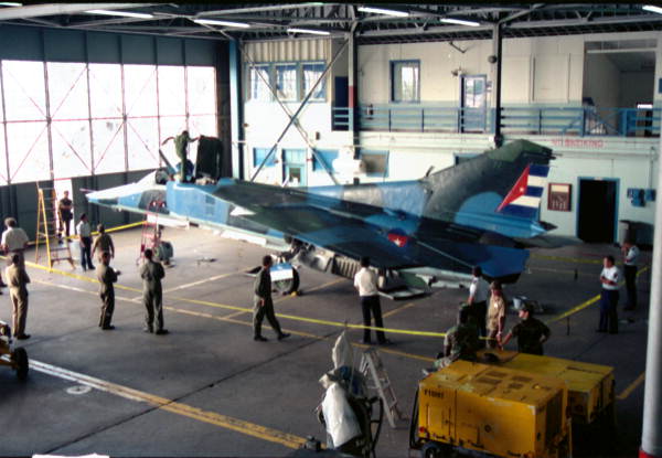 FINI [Academy] Mig 23 BN Cubain Dm185810