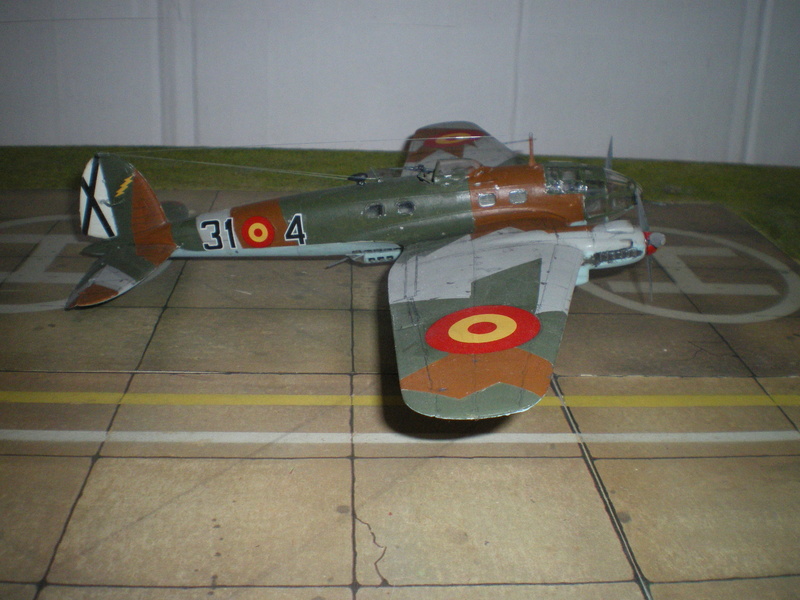CASA 2.111/Heinkel He 111 H-16 Espagnol a partir d'un H-6/Italeri Imgp0107