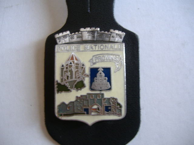 Objets autour de la Police Nationale Milita10