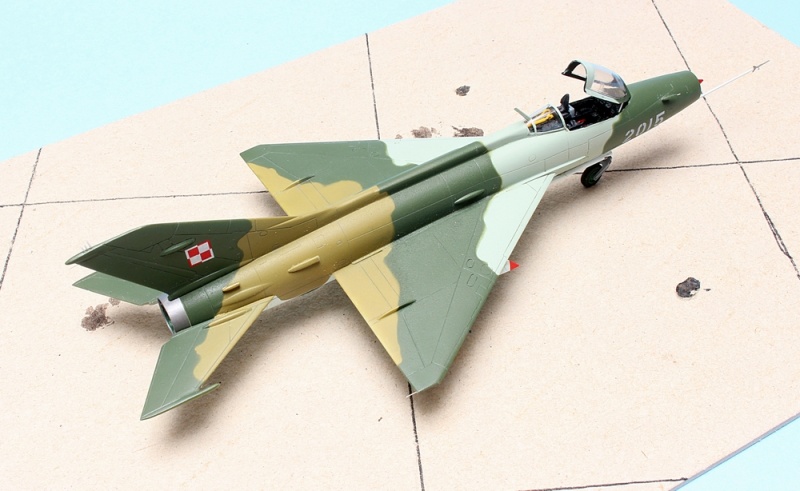 MiG - 21 F-13 - Bilek 1/72 Img_6663
