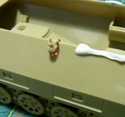 Sdkfz 251/9 ausf d ( 1/35eme ) P8121210