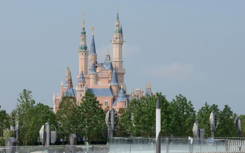 [Shanghai Disneyland] The Enchanted Storybook Castle (2016) - Page 11 Captur11