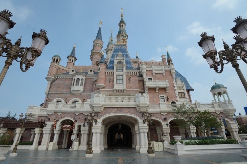 [Shanghai Disneyland] The Enchanted Storybook Castle (2016) - Page 11 Captur12