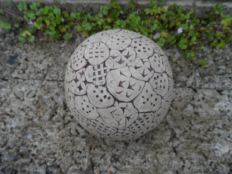 Ceramic Egg shaped studio piece, JJ mark Sam_7014