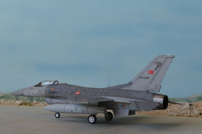  F 16 C  Fighting Falcon block  50  Turquie  Tamiya  1/72 Dsc_0010
