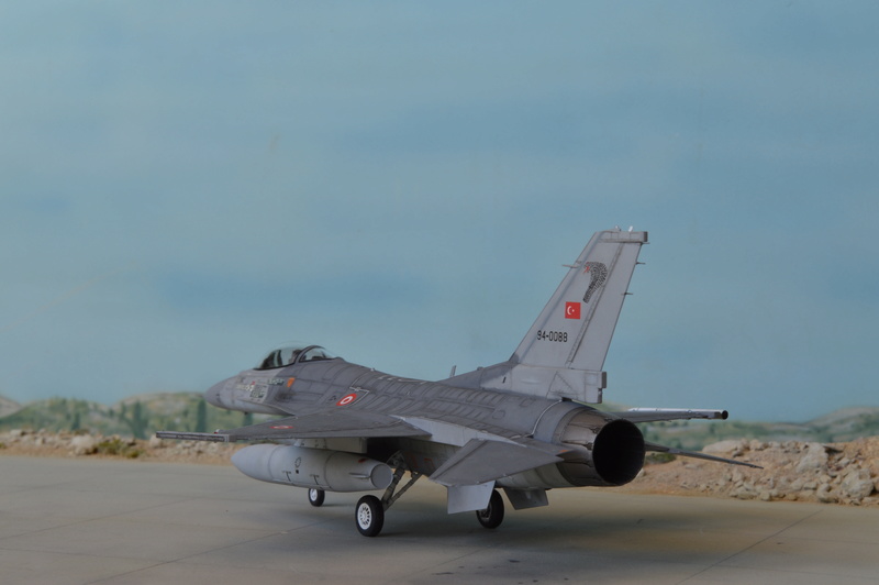  F 16 C  Fighting Falcon block  50  Turquie  Tamiya  1/72 Dsc_0011