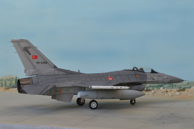  F 16 C  Fighting Falcon block  50  Turquie  Tamiya  1/72 Dsc_0015