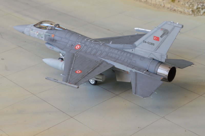  F 16 C  Fighting Falcon block  50  Turquie  Tamiya  1/72 Dsc_0016