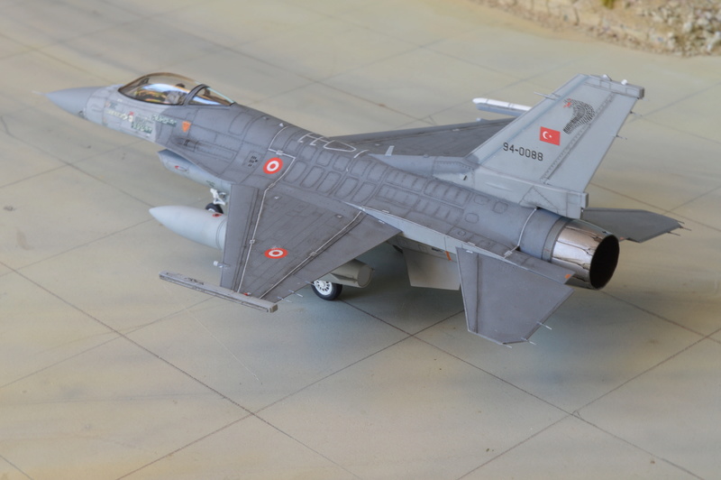[Tamiya] F16C block 50 Viper - Turquie     Dsc_0027