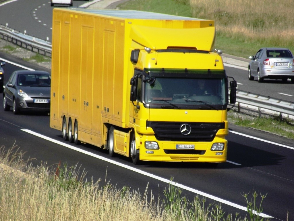 Mercedes Actros MP 1,2 et 3 - Page 3 Camio206