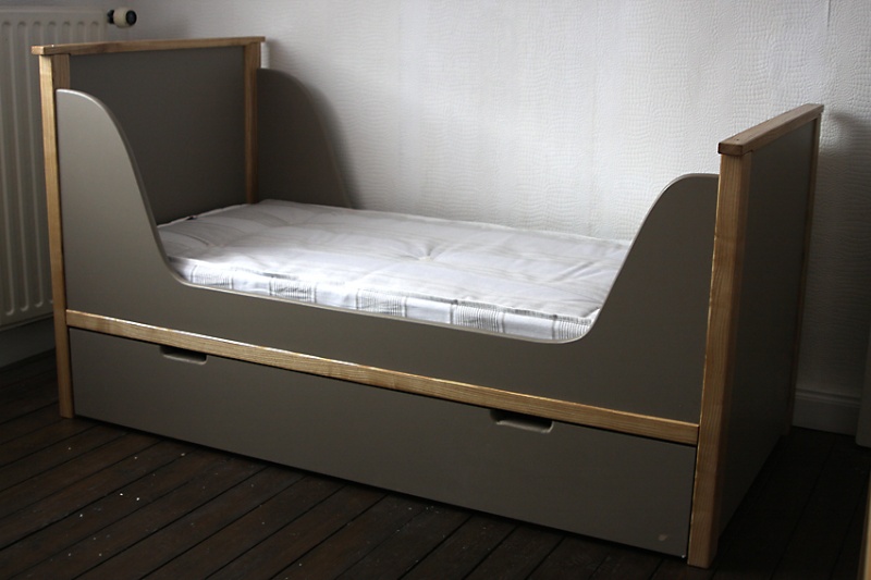 [Fabrication] Un lit en frêne et médium pour jeune enfant.  Lit-en10