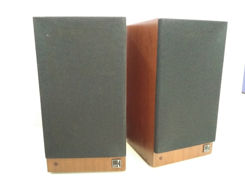 KEF Reference Series Model 101 Bookshelf Speakers Img_2080