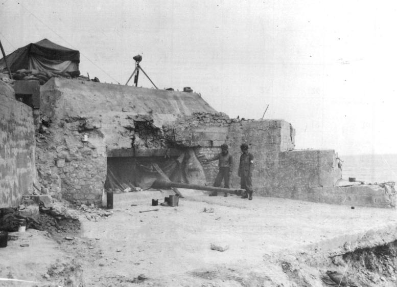 1 - La Wehrmacht (l'Armée Allemande) à Omaha Beach (Vierville-sur-Mer) en 1944 Pano1-11