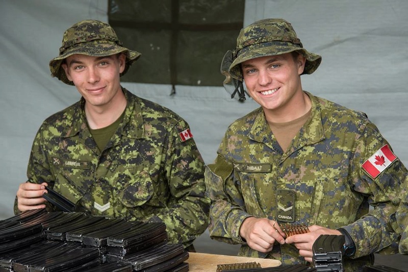 Armée canadienne/Canadian Armed Forces - Page 25 5955