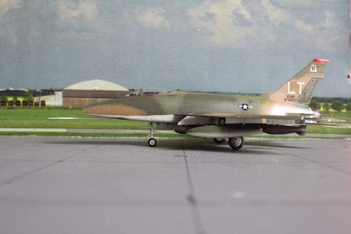NORTH AMERICAN F-100D  48th FBW North_10