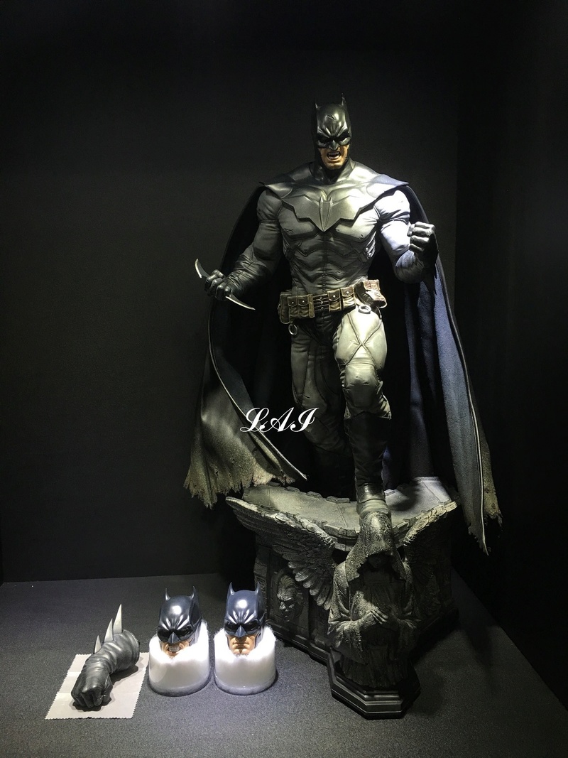 Batman Arkham Origins - Batman Noel Costume 1/3 Statue - Page 2 14125710