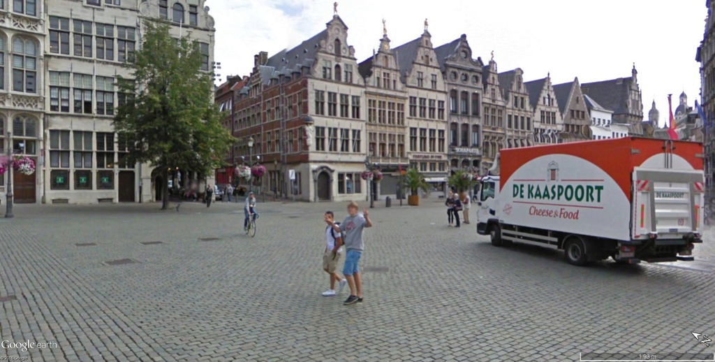 STREET VIEW : un coucou à la Google car  - Page 36 Anvers10